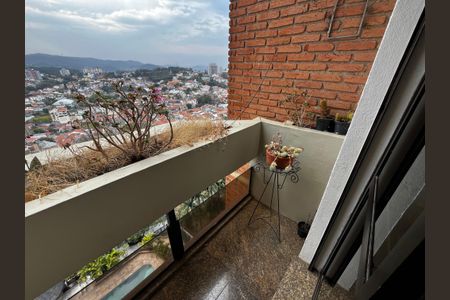 Apartamento à venda com 272m², 5 quartos e 5 vagasVaranda da Suíte 2