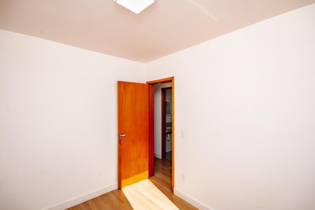 Apartamento à venda com 112m², 3 quartos e 1 vaga Apartamento à venda com 112m², 3 quartos e 1 vagaQuarto 2