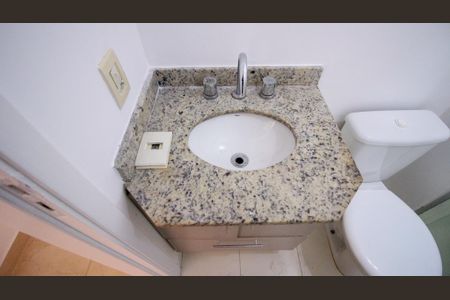 Apartamento à venda com 78m², 2 quartos e 2 vagasBanheiro social