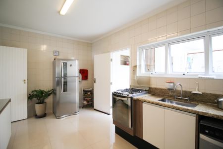 Casa à venda com 118m², 3 quartos e 3 vagas Casa à venda com 118m², 3 quartos e 3 vagasCozinha