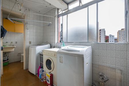 Apartamento à venda com 120m², 3 quartos e 1 vaga Apartamento à venda com 120m², 3 quartos e 1 vagaLavanderia