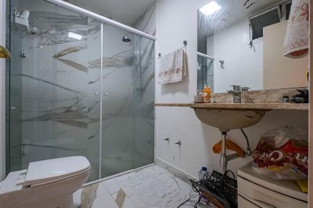 Apartamento à venda com 120m², 3 quartos e 1 vaga Apartamento à venda com 120m², 3 quartos e 1 vagaBanheiro da Suíte