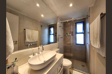 Apartamento à venda com 106m², 3 quartos e 2 vagasBanheiro da Suíte