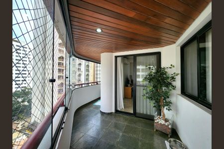 Apartamento à venda com 106m², 3 quartos e 2 vagasVaranda