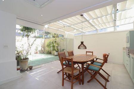 Apartamento à venda com 100m², 1 quarto e 1 vaga Apartamento à venda com 100m², 1 quarto e 1 vagaVaranda da Sala