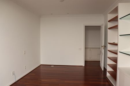 Apartamento à venda com 542m², 5 quartos e 4 vagasQuarto 5