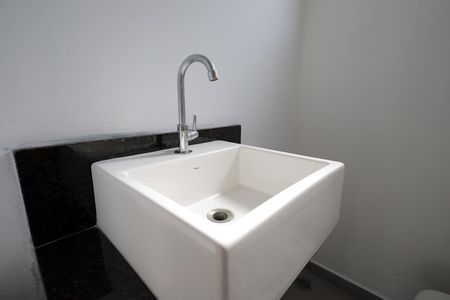 Casa para alugar com 300m², 4 quartos e 5 vagasLavabo