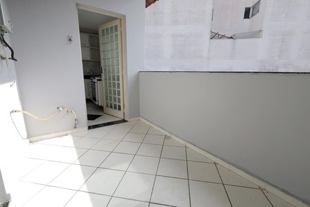 Casa para alugar com 300m², 4 quartos e 5 vagasVaranda