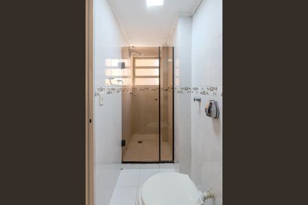 Banheiro da Suíte de apartamento à venda com 1 quarto, 40m² em Centro Histórico, Porto Alegre