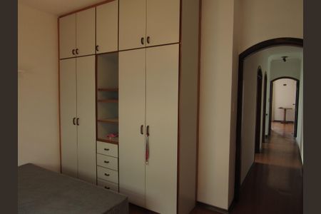 Casa à venda com 175m², 3 quartos e 2 vagasQuarto 1