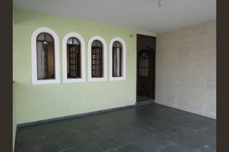 Casa à venda com 175m², 3 quartos e 2 vagasGaragem