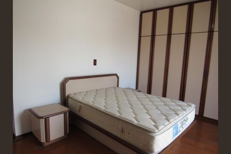 Casa à venda com 175m², 3 quartos e 2 vagasSuíte