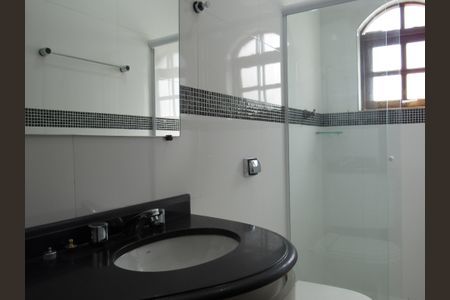 Casa à venda com 175m², 3 quartos e 2 vagasBanheiro Social