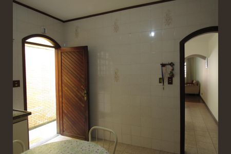 Casa à venda com 175m², 3 quartos e 2 vagasCozinha