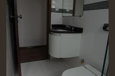 Casa à venda com 175m², 3 quartos e 2 vagasBanheiro Social