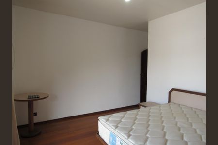 Casa à venda com 175m², 3 quartos e 2 vagasSuíte