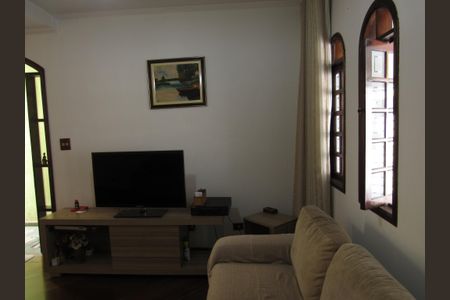 Casa à venda com 175m², 3 quartos e 2 vagasSala