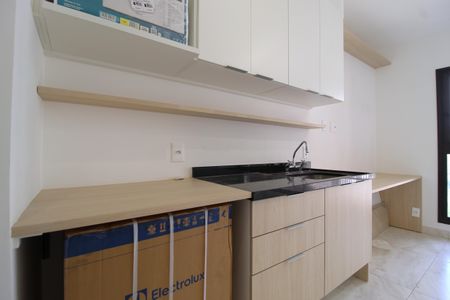 Cozinha de kitnet/studio para alugar com 1 quarto, 30m² em Indianópolis, São Paulo