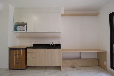 Cozinha de kitnet/studio para alugar com 1 quarto, 30m² em Indianópolis, São Paulo