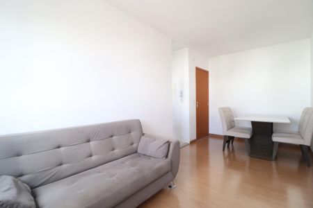 Sala de apartamento para alugar com 2 quartos, 47m² em Jardim Holanda, Uberlândia