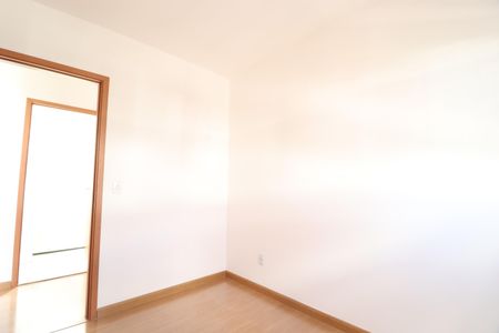 Quarto 1 de apartamento para alugar com 2 quartos, 47m² em Jardim Holanda, Uberlândia