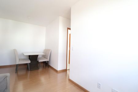 Sala de apartamento para alugar com 2 quartos, 47m² em Jardim Holanda, Uberlândia