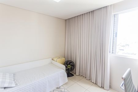 Apartamento à venda com 95m², 3 quartos e 3 vagasQuarto 2