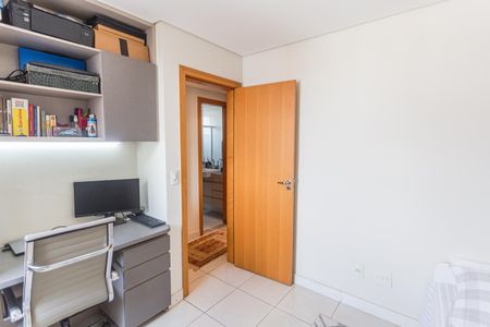 Apartamento à venda com 95m², 3 quartos e 3 vagasQuarto 2