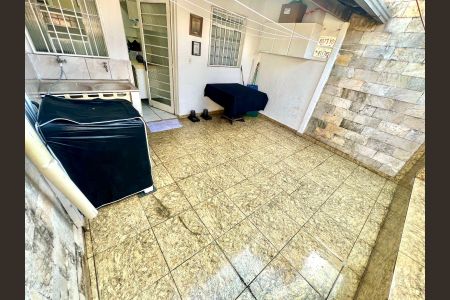 Casa à venda com 77m², 3 quartos e 1 vaga Casa à venda com 77m², 3 quartos e 1 vagaÁrea Externa - Fundos