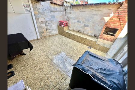 Casa à venda com 77m², 3 quartos e 1 vaga Casa à venda com 77m², 3 quartos e 1 vagaÁrea Externa - Fundos