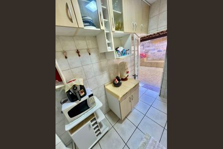 Casa à venda com 77m², 3 quartos e 1 vaga Casa à venda com 77m², 3 quartos e 1 vagaCozinha