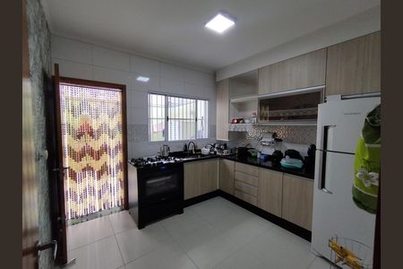 Cozinha  de casa à venda com 3 quartos, 112m² em Vila Liviero, São Paulo