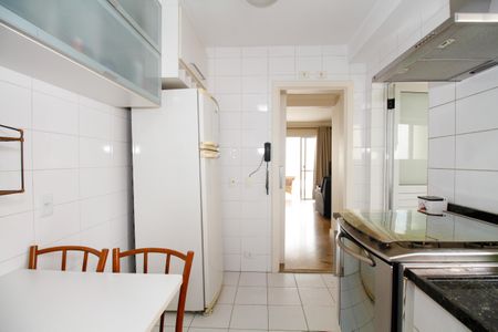 Apartamento à venda com 120m², 4 quartos e 2 vagas Apartamento à venda com 120m², 4 quartos e 2 vagasCozinha