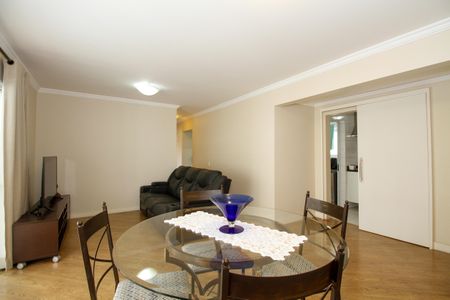 Apartamento à venda com 120m², 4 quartos e 2 vagas Apartamento à venda com 120m², 4 quartos e 2 vagasSala de Estar e Jantar