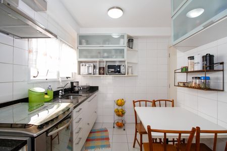Apartamento à venda com 120m², 4 quartos e 2 vagas Apartamento à venda com 120m², 4 quartos e 2 vagasCozinha