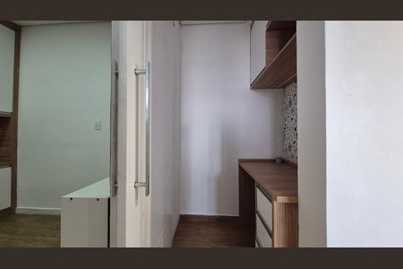 Corredor de apartamento para alugar com 1 quarto, 35m² em Vila Vitória, Santo André
