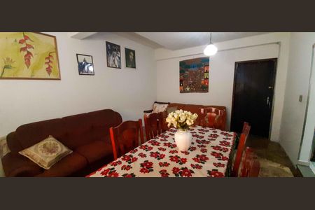 Casa para alugar com 150m², 2 quartos e 2 vagasSala de Estar