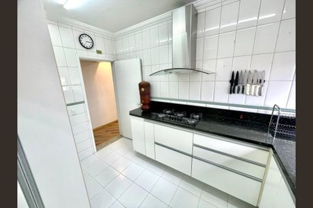 Apartamento à venda com 97m², 3 quartos e 2 vagas Apartamento à venda com 97m², 3 quartos e 2 vagasCozinha