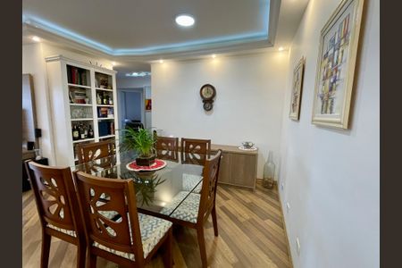 Apartamento à venda com 97m², 3 quartos e 2 vagas Apartamento à venda com 97m², 3 quartos e 2 vagasSala de Jantar