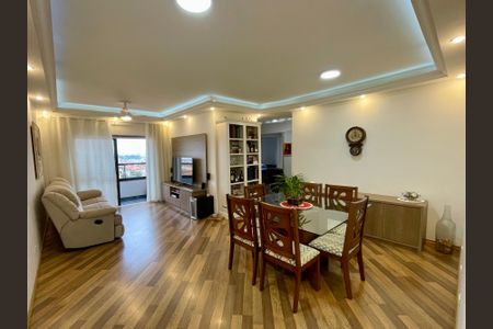 Apartamento à venda com 97m², 3 quartos e 2 vagas Apartamento à venda com 97m², 3 quartos e 2 vagasSala de Jantar