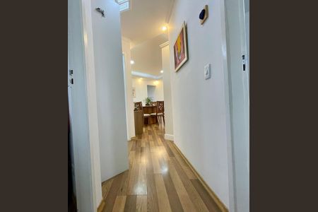 Apartamento à venda com 97m², 3 quartos e 2 vagas Apartamento à venda com 97m², 3 quartos e 2 vagasCorredor