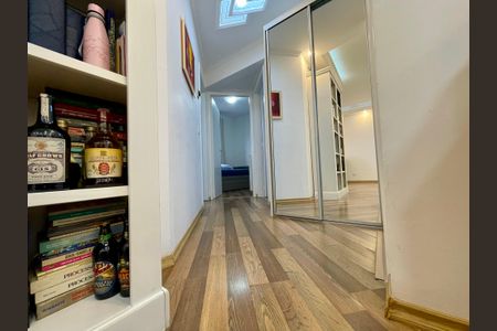 Apartamento à venda com 97m², 3 quartos e 2 vagas Apartamento à venda com 97m², 3 quartos e 2 vagasCorredor
