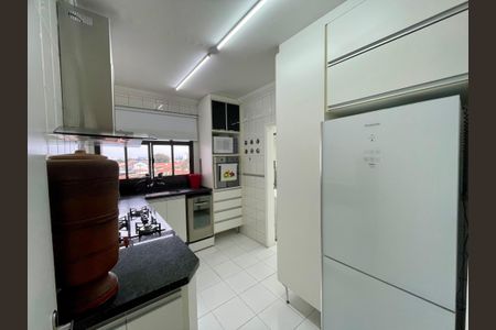 Apartamento à venda com 97m², 3 quartos e 2 vagas Apartamento à venda com 97m², 3 quartos e 2 vagasCozinha