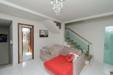 Sala de casa à venda com 3 quartos, 154m² em Fonte Grande, Contagem