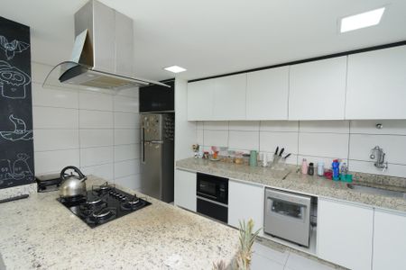 Casa à venda com 154m², 3 quartos e 2 vagasCozinha 
