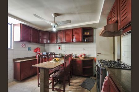 Apartamento à venda com 199m², 4 quartos e 2 vagasCozinha