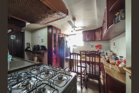 Apartamento à venda com 199m², 4 quartos e 2 vagasCozinha