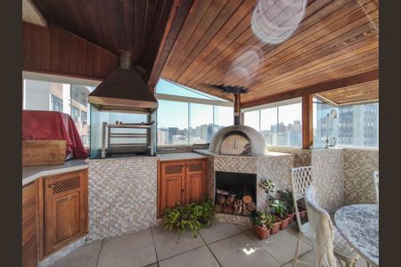 Apartamento à venda com 199m², 4 quartos e 2 vagasÁrea gourmet