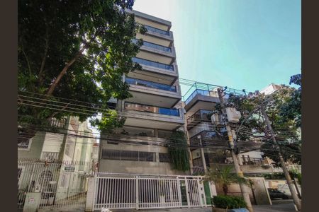 Apartamento à venda com 199m², 4 quartos e 2 vagasFachada e portaria