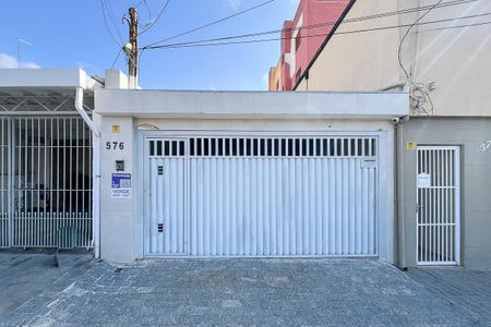 Casa à venda com 160m², 3 quartos e 2 vagasFachada + plaquinha